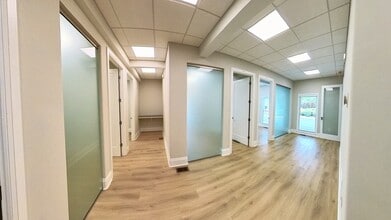 610 Colonial Park Dr, Roswell, GA à louer Photo intérieure– Image 1 sur 12