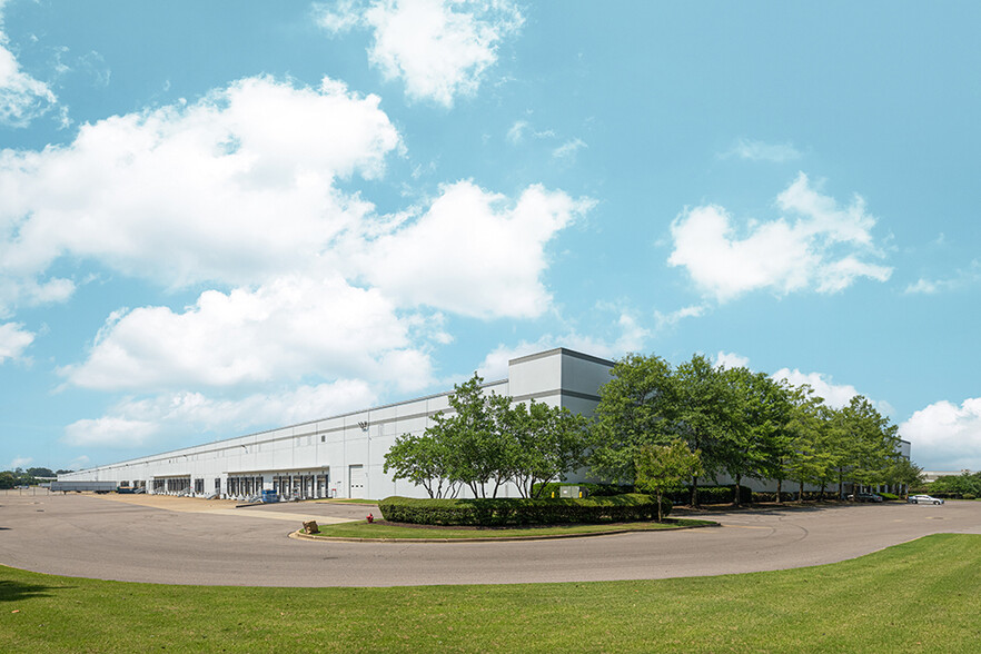 5300 Hickory Hill Rd, Memphis, TN à louer - Photo de l’immeuble – Image 3 sur 15
