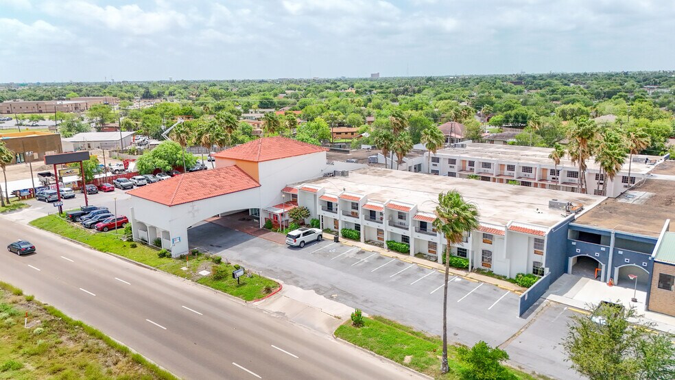 715 S Frontage Rd, Brownsville, TX à vendre - Photo de l’immeuble – Image 1 sur 5