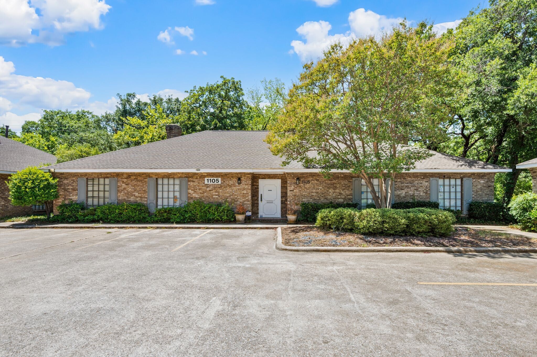 1101 Arwine Ct, Euless, TX à louer Photo de l’immeuble– Image 1 sur 6