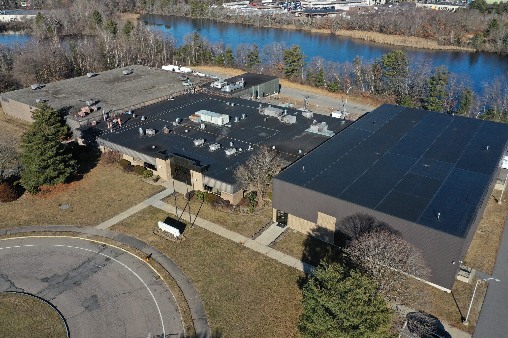 1 Norfolk Ave, South Easton, MA à vendre Photo de l’immeuble– Image 1 sur 8