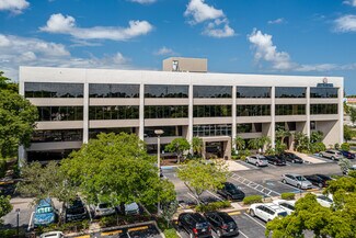 Plus de détails pour 2001 W Sample Rd, Pompano Beach, FL - Bureau à louer