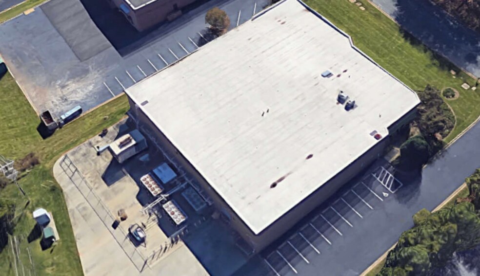 1612 Crossbeam Dr, Charlotte, NC à louer - Photo de l’immeuble – Image 3 sur 4