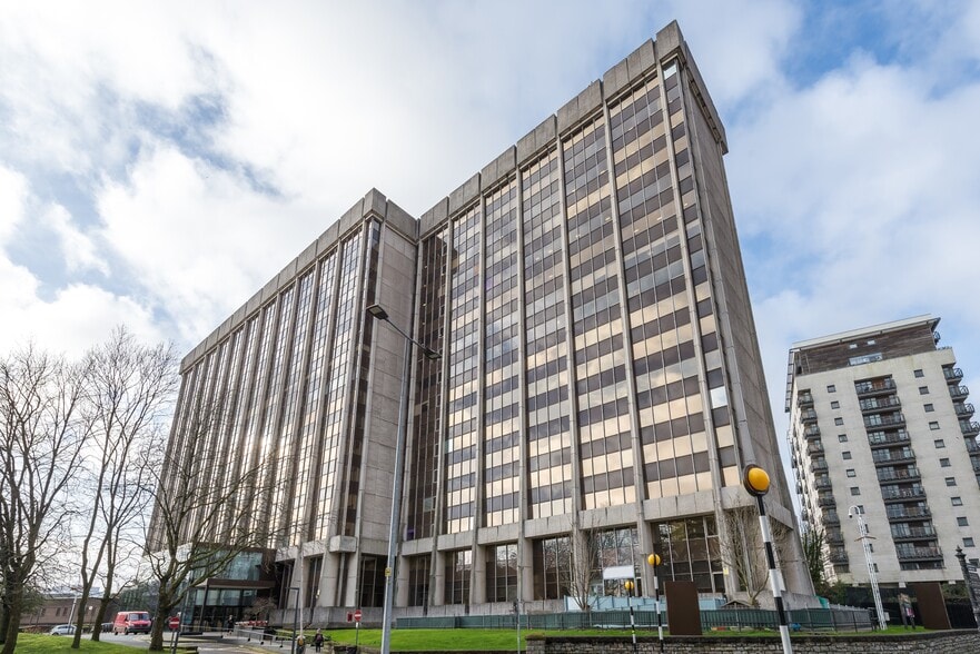2 Fitzalan Rd, Cardiff à louer - Photo intérieure – Image 1 sur 10