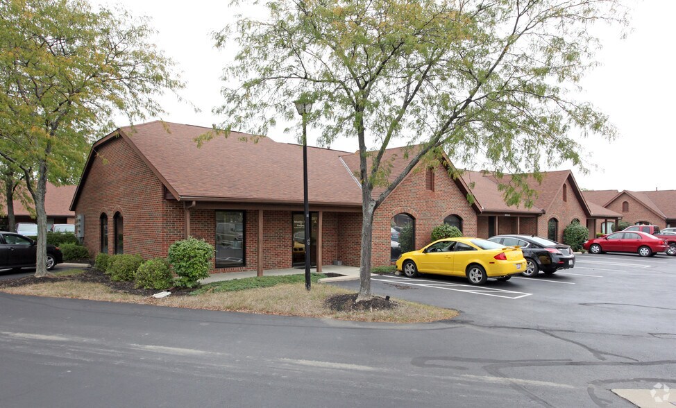 3962 Brown Park Dr, Hilliard, OH à louer - Photo principale – Image 3 sur 26