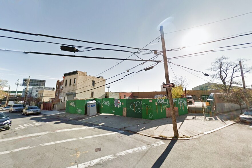 860 E 147 St, Bronx, NY à vendre - Photo de l’immeuble – Image 3 sur 6