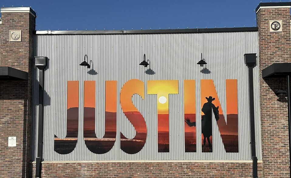 413 Tally Blvd, Justin, TX à vendre - Photo de l’immeuble – Image 2 sur 6