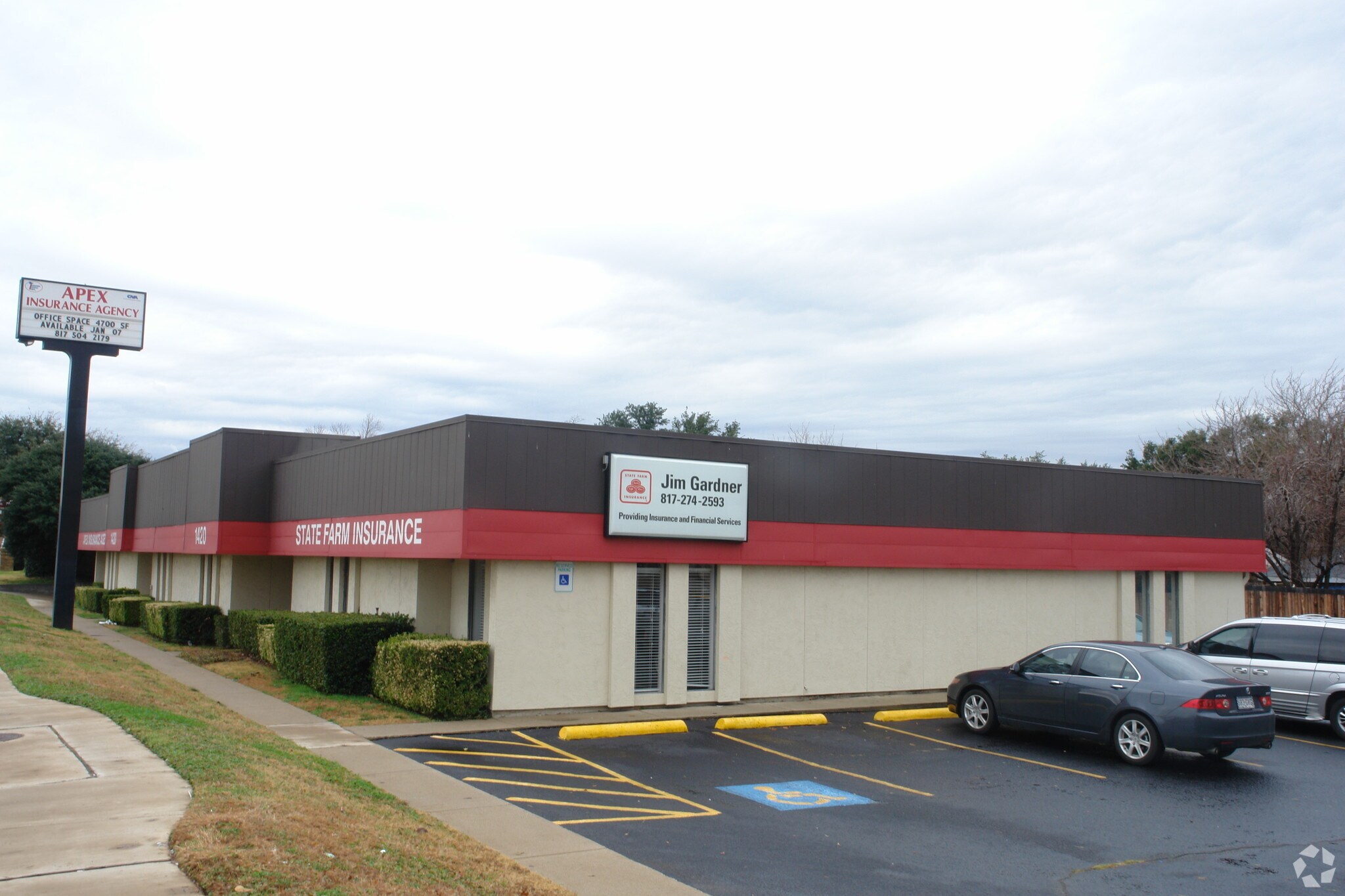 1420 N Cooper St, Arlington, TX à louer Photo de l’immeuble– Image 1 sur 13