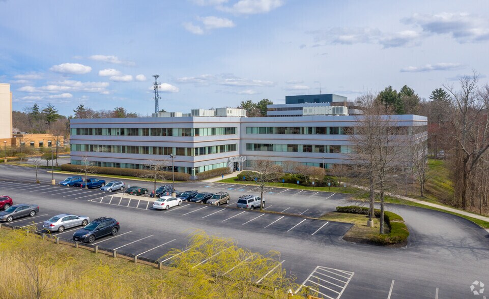 296 Concord Rd, Billerica, MA à vendre - Photo de l’immeuble – Image 2 sur 8