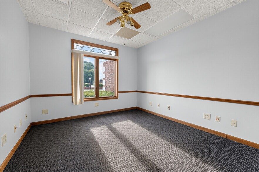200 N Emerson Ave, Greenwood, IN à louer - Photo intérieure – Image 2 sur 6