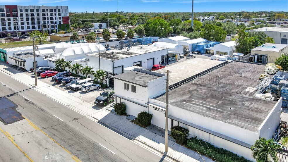 629-639 NW 7th Avenue portefeuille de 2 biens à vendre sur LoopNet.fr - Aérien – Image 2 sur 5