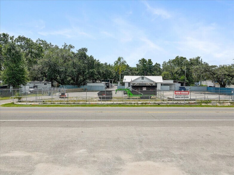 11309 E US Highway 92, Seffner, FL à vendre - Photo de l’immeuble – Image 1 sur 69