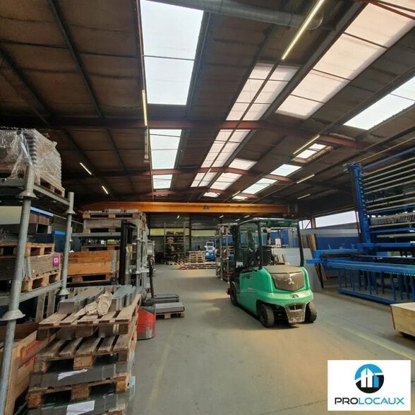 Local d'activités dans Voiron à vendre - Photo intérieure – Image 1 sur 12