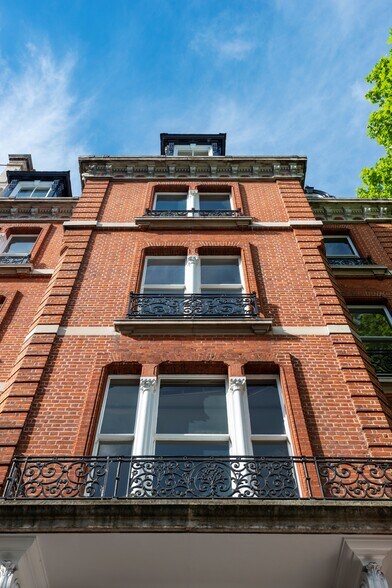 2 Grosvenor Gdns, Londres à louer - Photo de l’immeuble – Image 2 sur 5
