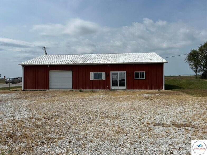 14981 Centerline Ave, Cole Camp, MO à vendre - Photo de l’immeuble – Image 1 sur 12