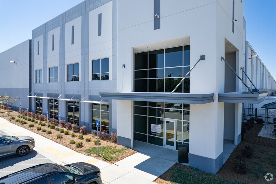 2008 Trade Center Blvd, Rincon, GA à louer - Photo de l’immeuble – Image 3 sur 4