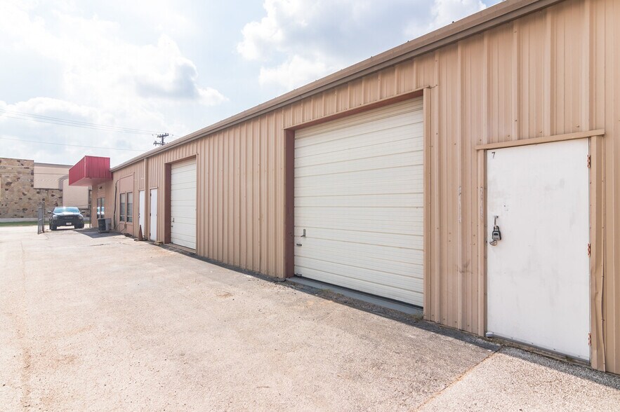 2602 Commerce St, Marble Falls, TX à louer - Photo de l’immeuble – Image 3 sur 3