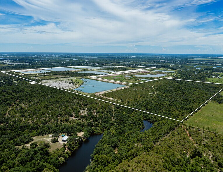 Washington Loop, Punta Gorda, FL à vendre - Photo de l’immeuble – Image 2 sur 6
