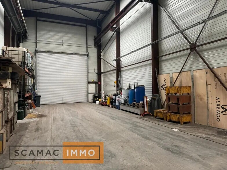 Industriel/Logistique dans Linas à vendre - Photo de l’immeuble – Image 3 sur 10