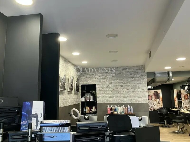 Local commercial dans Bourges à louer Photo intérieure– Image 1 sur 5