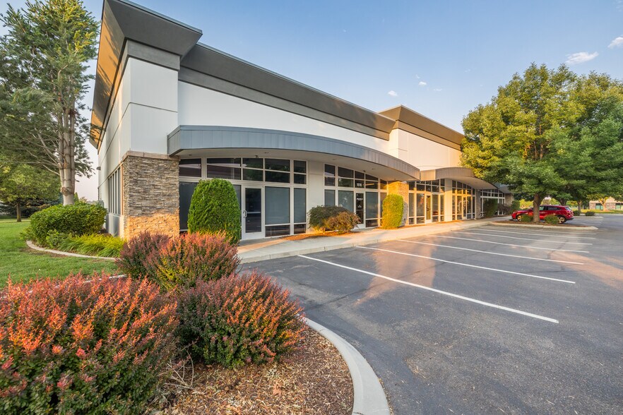 1620 S Topaz Way, Meridian, ID à louer - Photo de l’immeuble – Image 2 sur 3