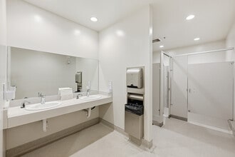 11555 Sorrento Valley Rd, San Diego, CA à louer Photo intérieure– Image 2 sur 14