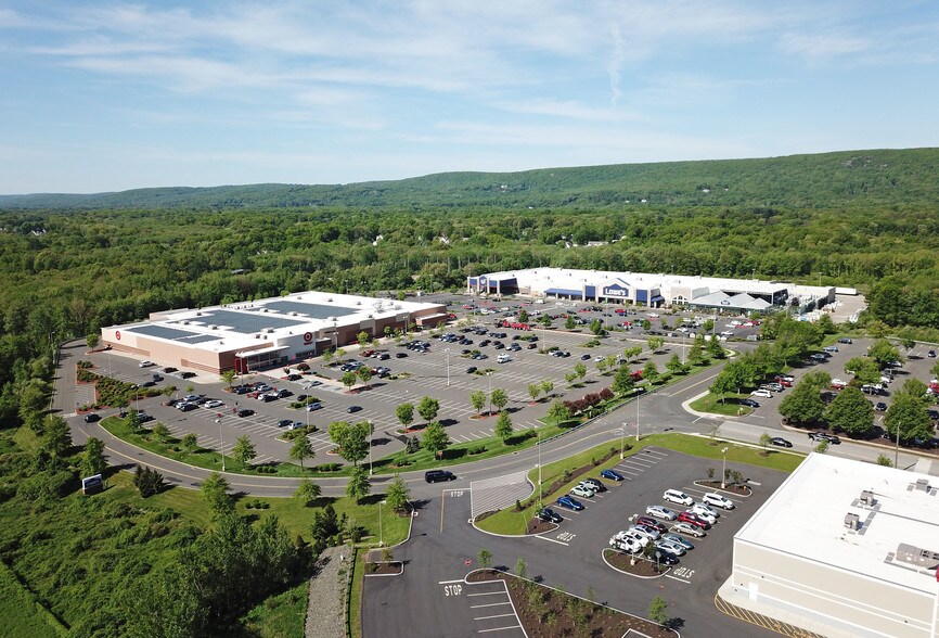 400 Executive Blvd S, Southington, CT à louer - Photo principale – Image 1 sur 1