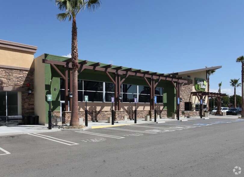 671 E Bonita Ave, San Dimas, CA à louer - Photo de l’immeuble – Image 3 sur 7