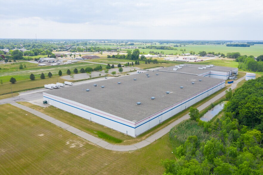 1701 Technical Dr, Saint Johns, MI à vendre - Photo de l’immeuble – Image 3 sur 18