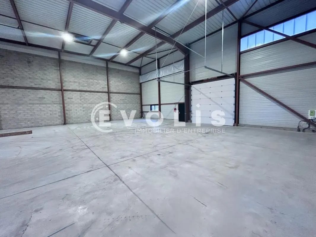 Local d’activités dans Étréchy à louer Photo intérieure– Image 1 sur 5