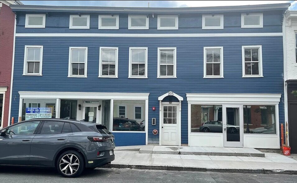 205 Warren St, Hudson, NY à louer - Photo de l’immeuble – Image 3 sur 7