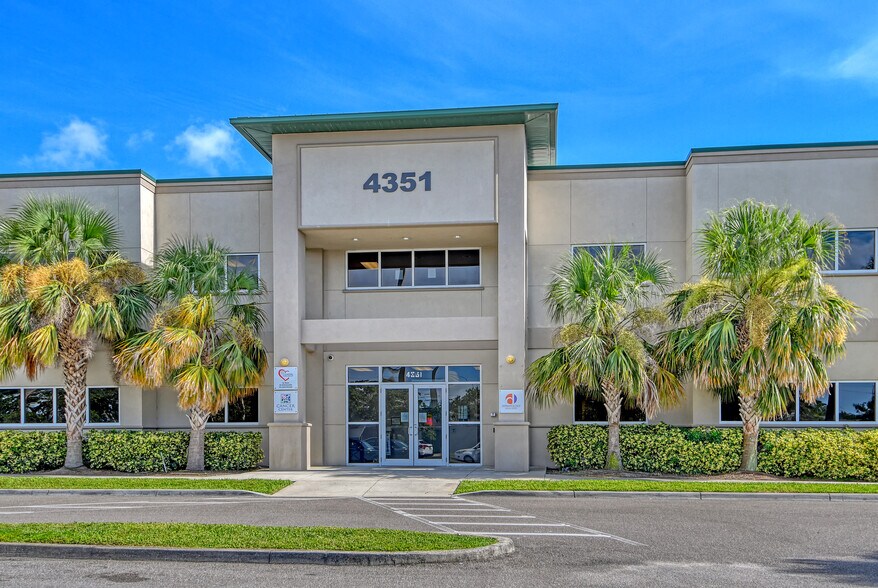4351 Cortez Rd, Bradenton, FL à vendre - Photo principale – Image 1 sur 16
