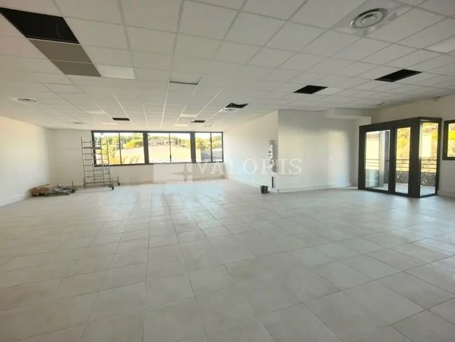 Plus de détails pour Local commercial à louer