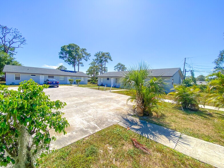 733 Neil Rd, West Palm Beach, FL à vendre - Photo de l’immeuble – Image 3 sur 12