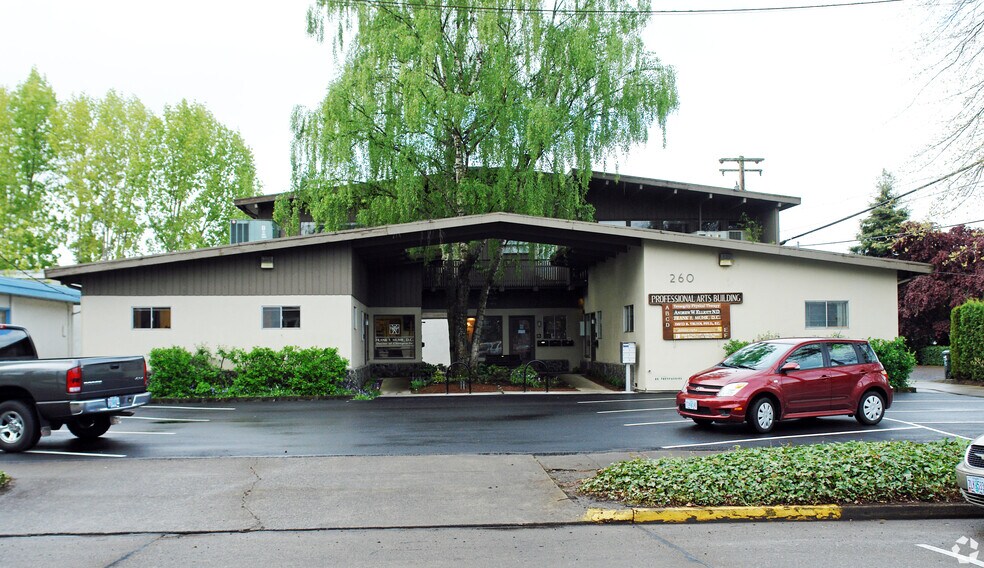 260 E 15th Ave, Eugene, OR à louer - Photo de l’immeuble – Image 3 sur 3