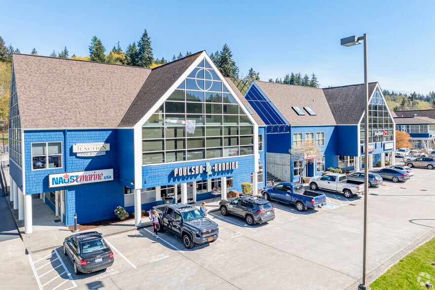 19735 10th Ave NE, Poulsbo, WA à louer - Photo de l’immeuble – Image 2 sur 7