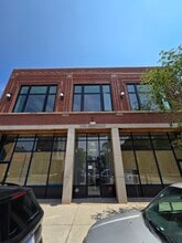 2909 N Milwaukee Ave, Chicago, IL à louer Photo de l’immeuble– Image 2 sur 7