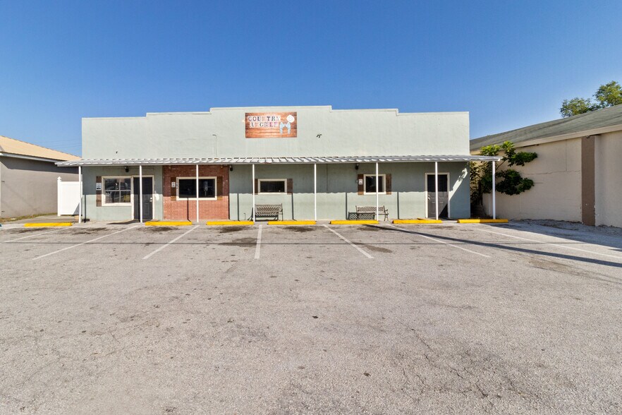 122 Commonwealth Ave N, Polk City, FL à vendre - Photo principale – Image 1 sur 22