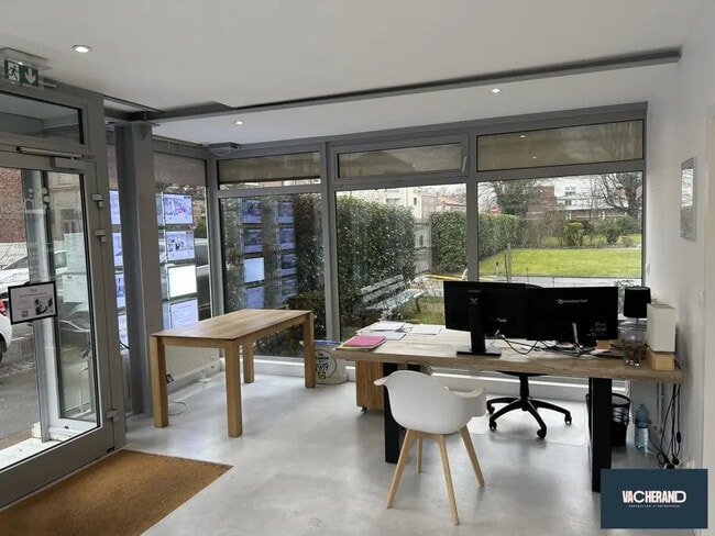 Plus de détails pour Local commercial à vendre