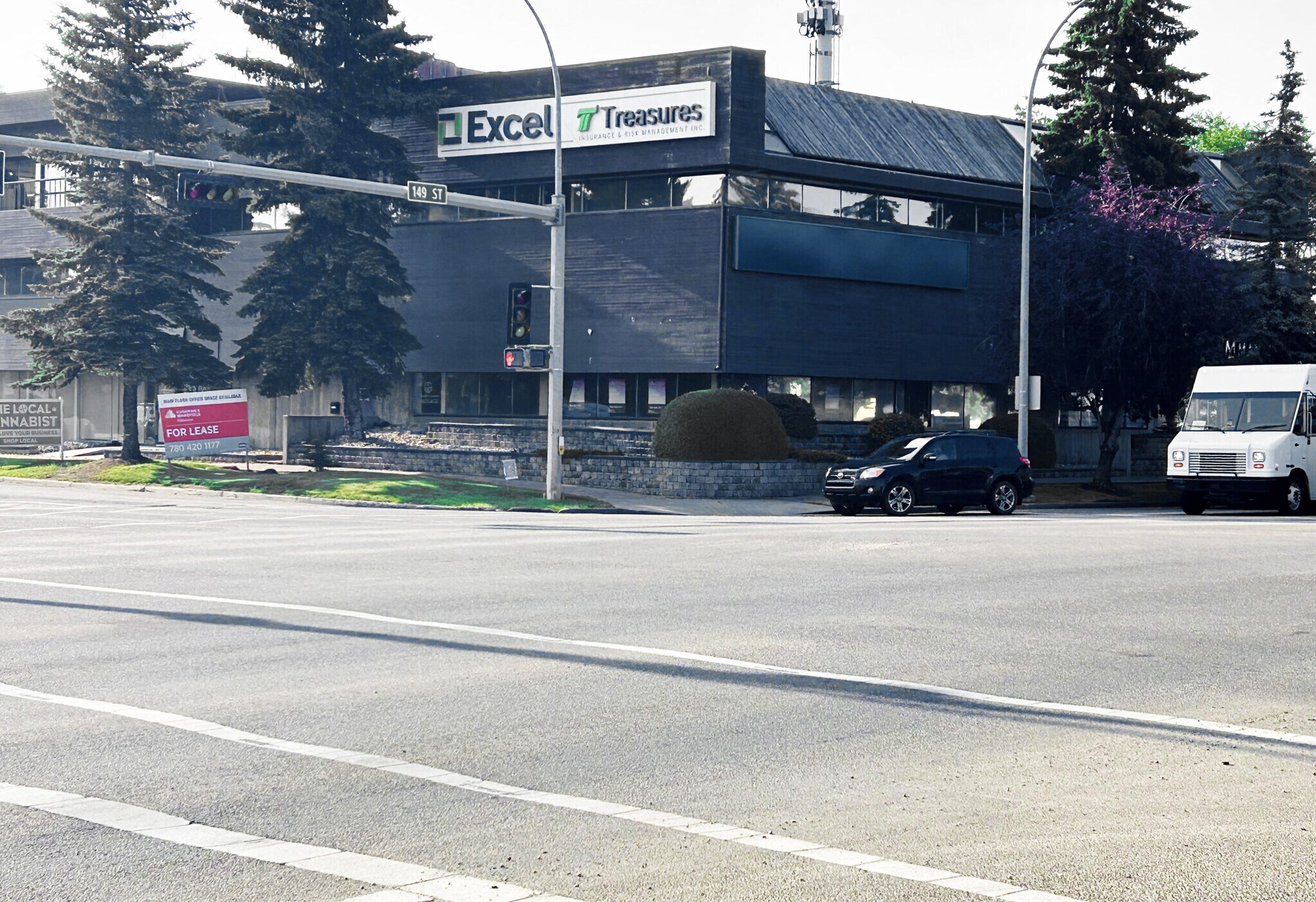 14727 87th Ave NW, Edmonton, AB à louer Photo principale– Image 1 sur 5