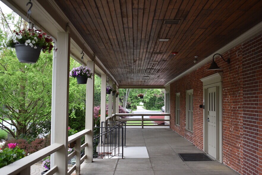 36 E Streetsboro St, Hudson, OH à vendre - Photo de l’immeuble – Image 2 sur 13