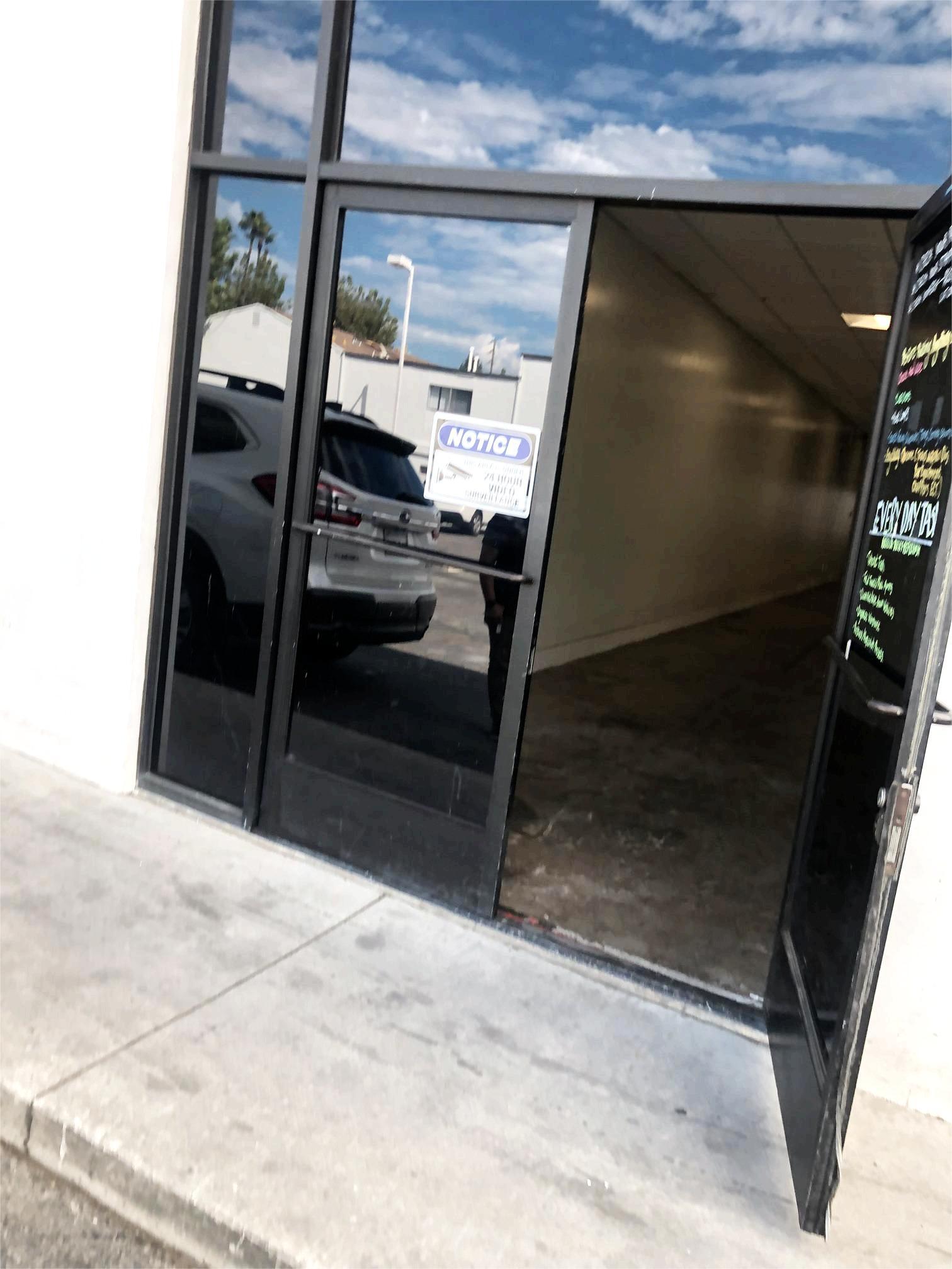 5535-5551 Balboa Blvd, Encino, CA à louer Photo de l’immeuble– Image 1 sur 2