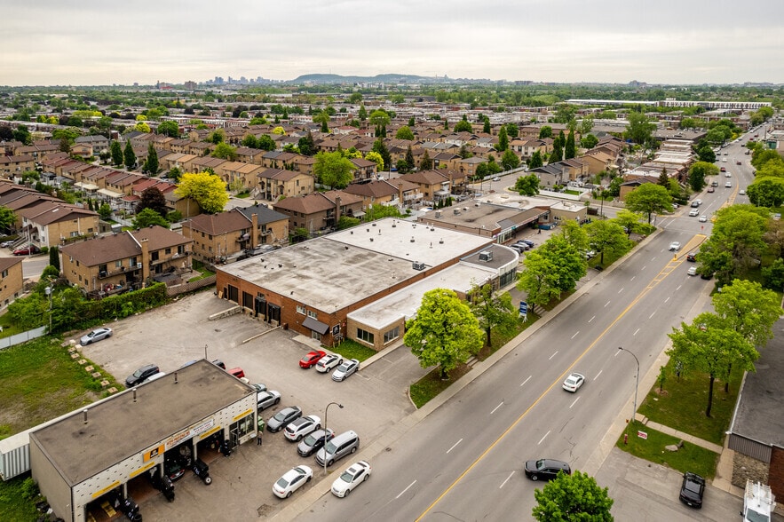 4600 Boul des Grandes-Prairies, Montréal, QC à vendre - Aérien – Image 3 sur 3