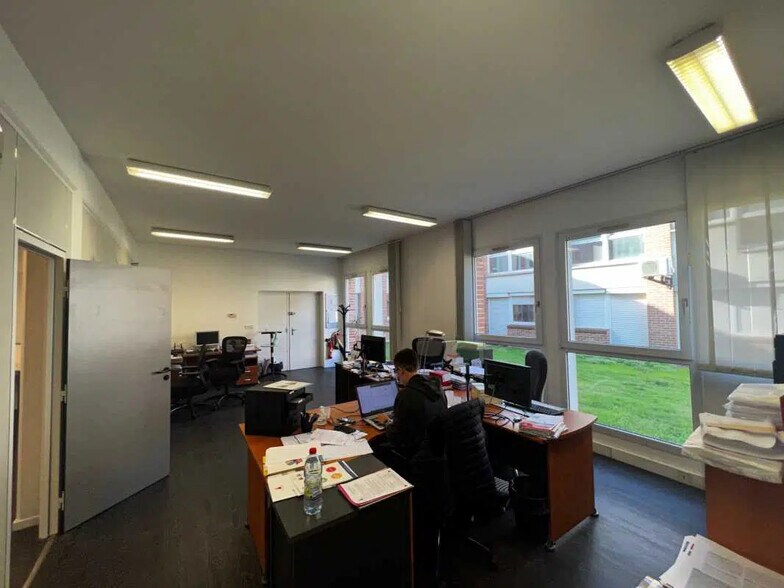 Bureau dans Saint-Laurent-Blangy à louer - Photo de l’immeuble – Image 3 sur 4