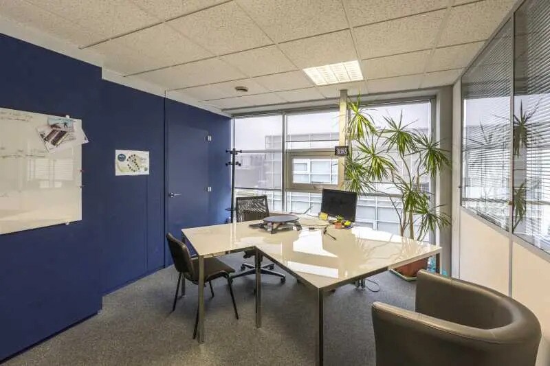 Bureau dans Compiègne à louer Photo de l’immeuble– Image 1 sur 8