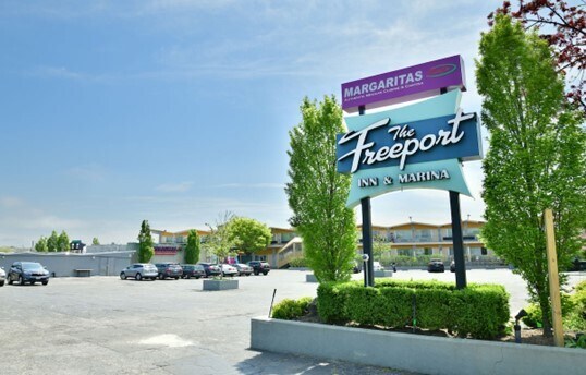 445 S Main St, Freeport, NY à louer - Photo de l’immeuble – Image 2 sur 11