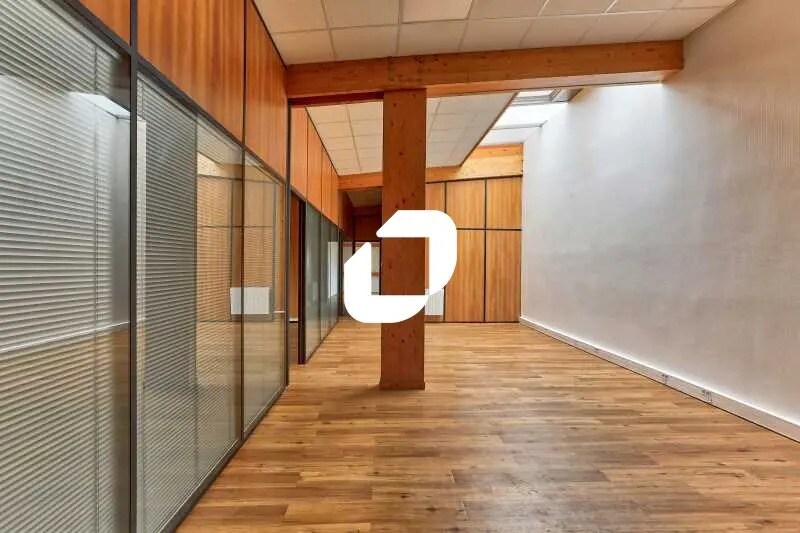 Bureau dans Linas à louer - Photo de l’immeuble – Image 1 sur 13