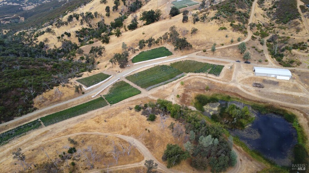 21506 Morgan Valley Rd, Lower Lake, CA à vendre - Photo de l’immeuble – Image 2 sur 6