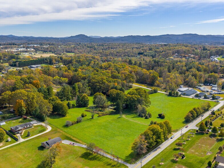 5620 Old Haywood Rd, Mills River, NC à vendre - Aérien – Image 2 sur 11
