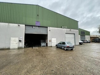 Plus de détails pour Local d'activités à louer